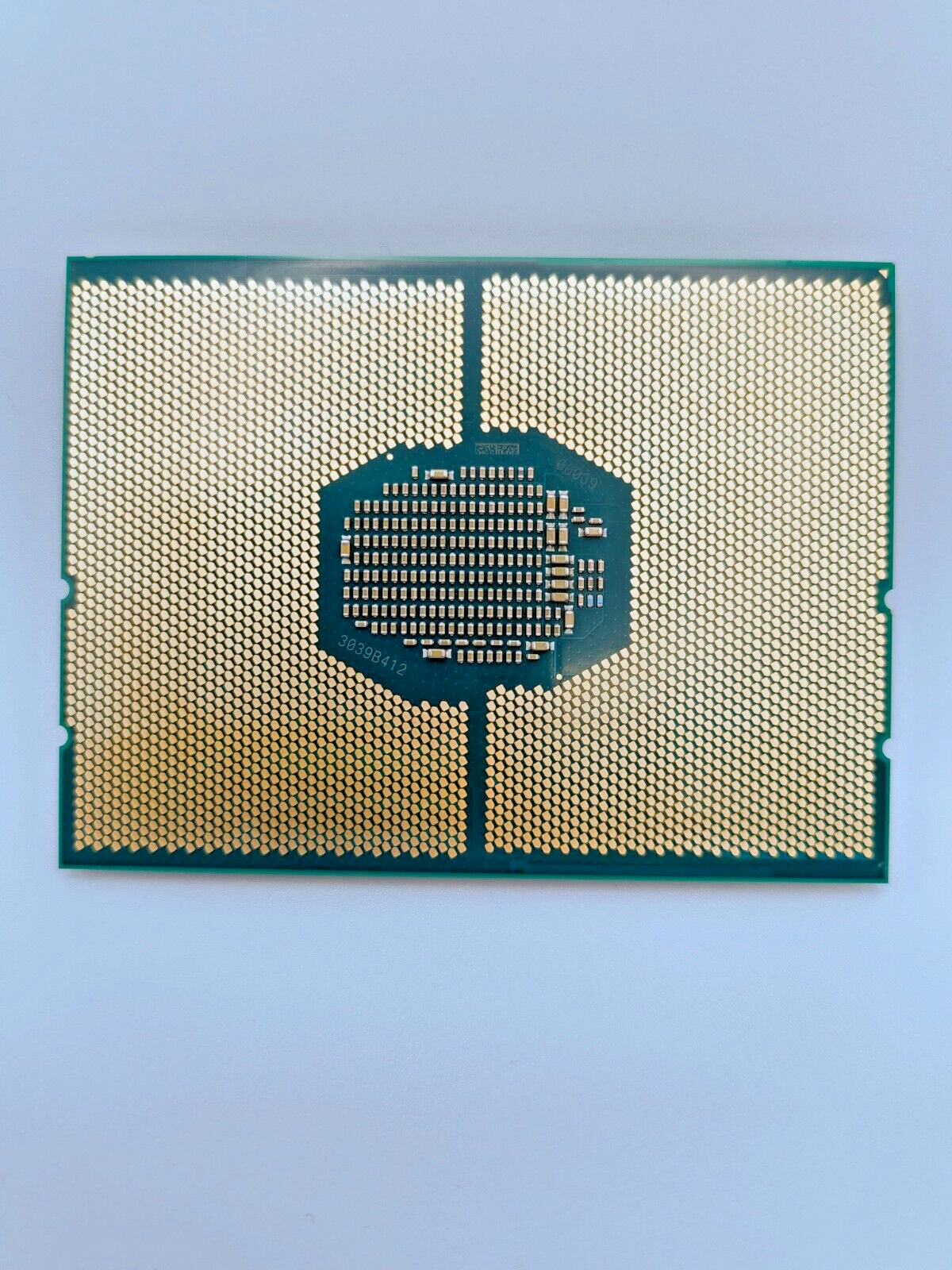 Intel Xeon Gold 6226R SRGZC Processor (3.9 GHz, 16 Core, Socket FCLGA3647)
