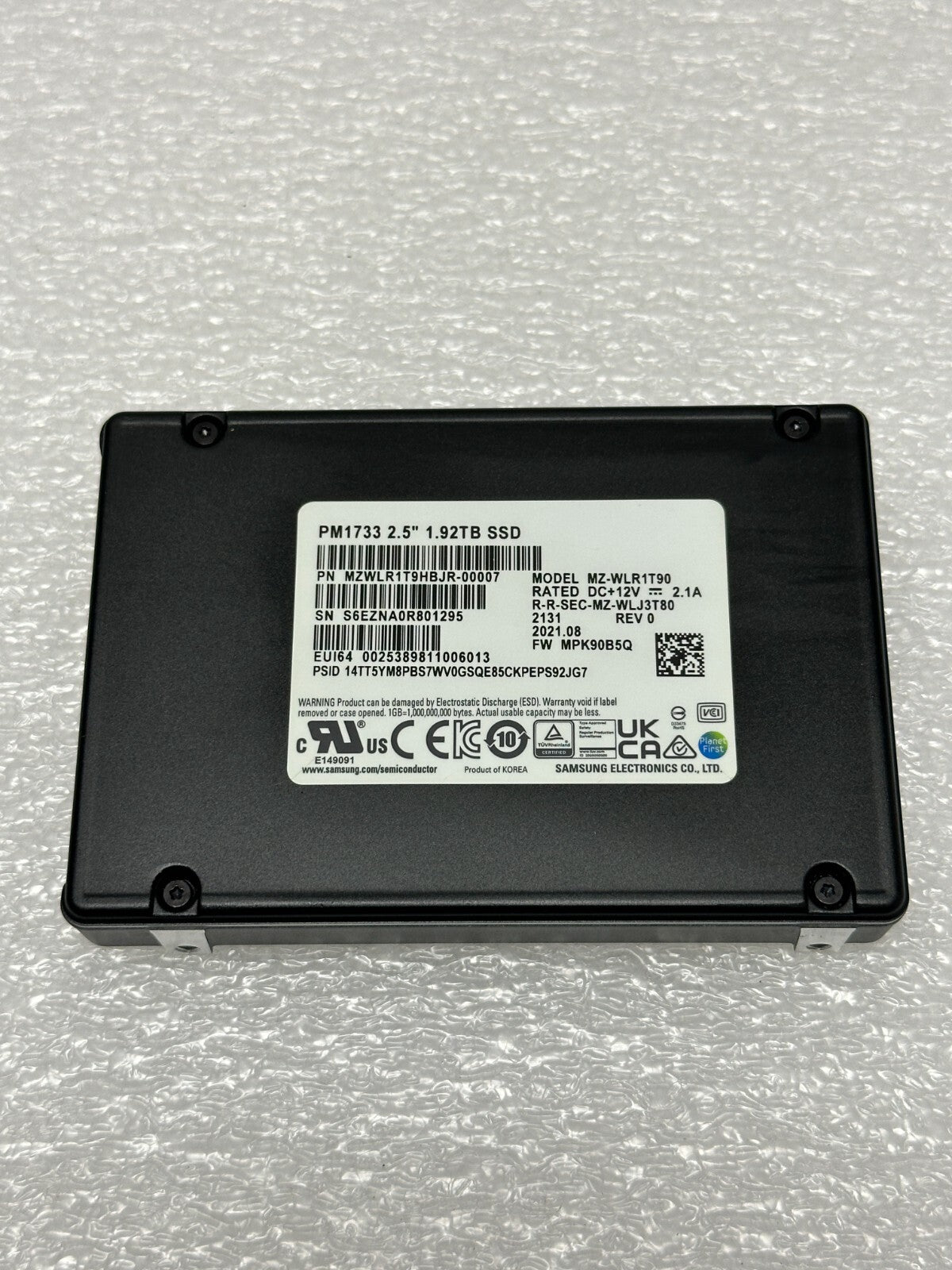 Samsung PM1733 MZWLR1T9HBJR-00007 2.5" 1.92TB PCIe 4.0 x4 NVMe SSD MZ-WLR1T90
