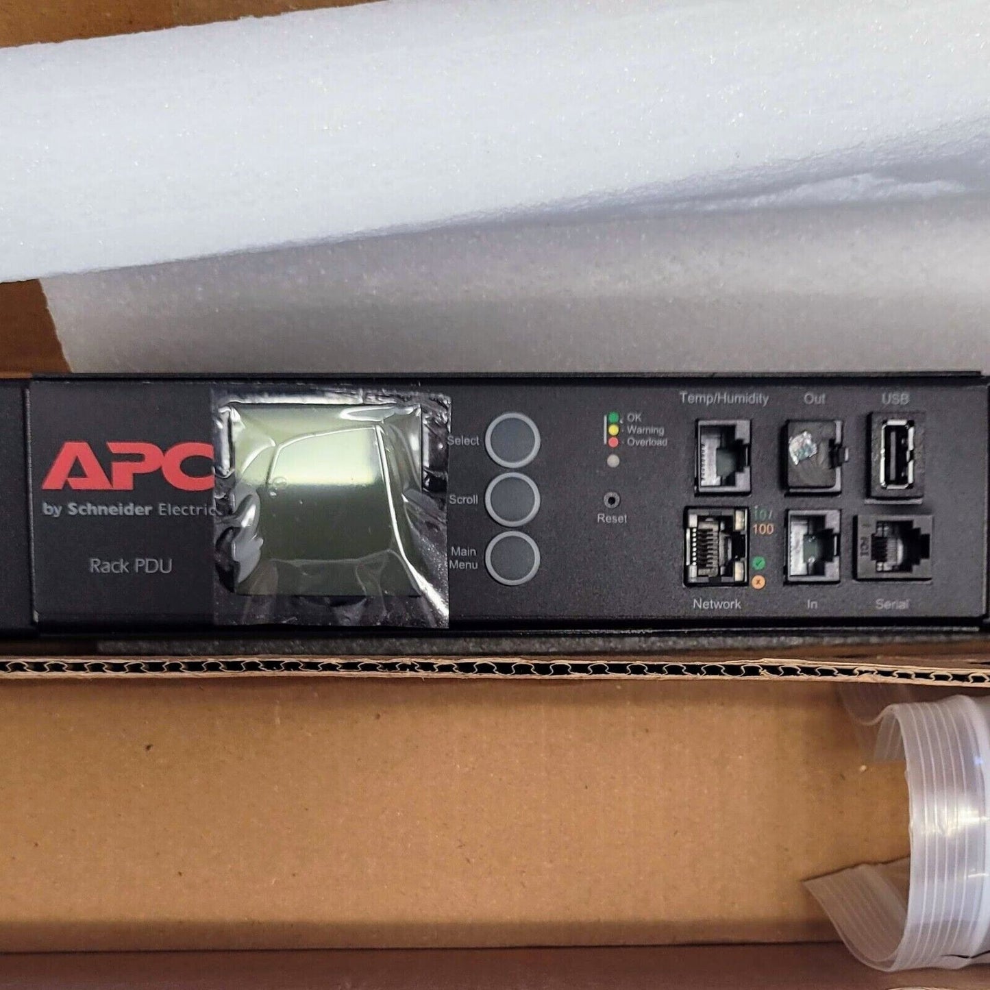 APC AP8861 Metered PDU 0U 20A 3PH 208V (44x) C13-C19-5-20R Outlets L21-20P Input