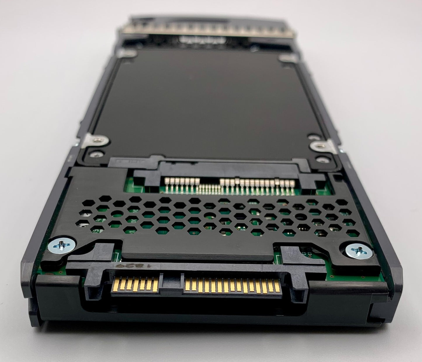 X670A NetApp 15.3TB 2.5" SAS 12Gbps SSD 108-00530 MZ-ILT15T0 MZILT15THMLA