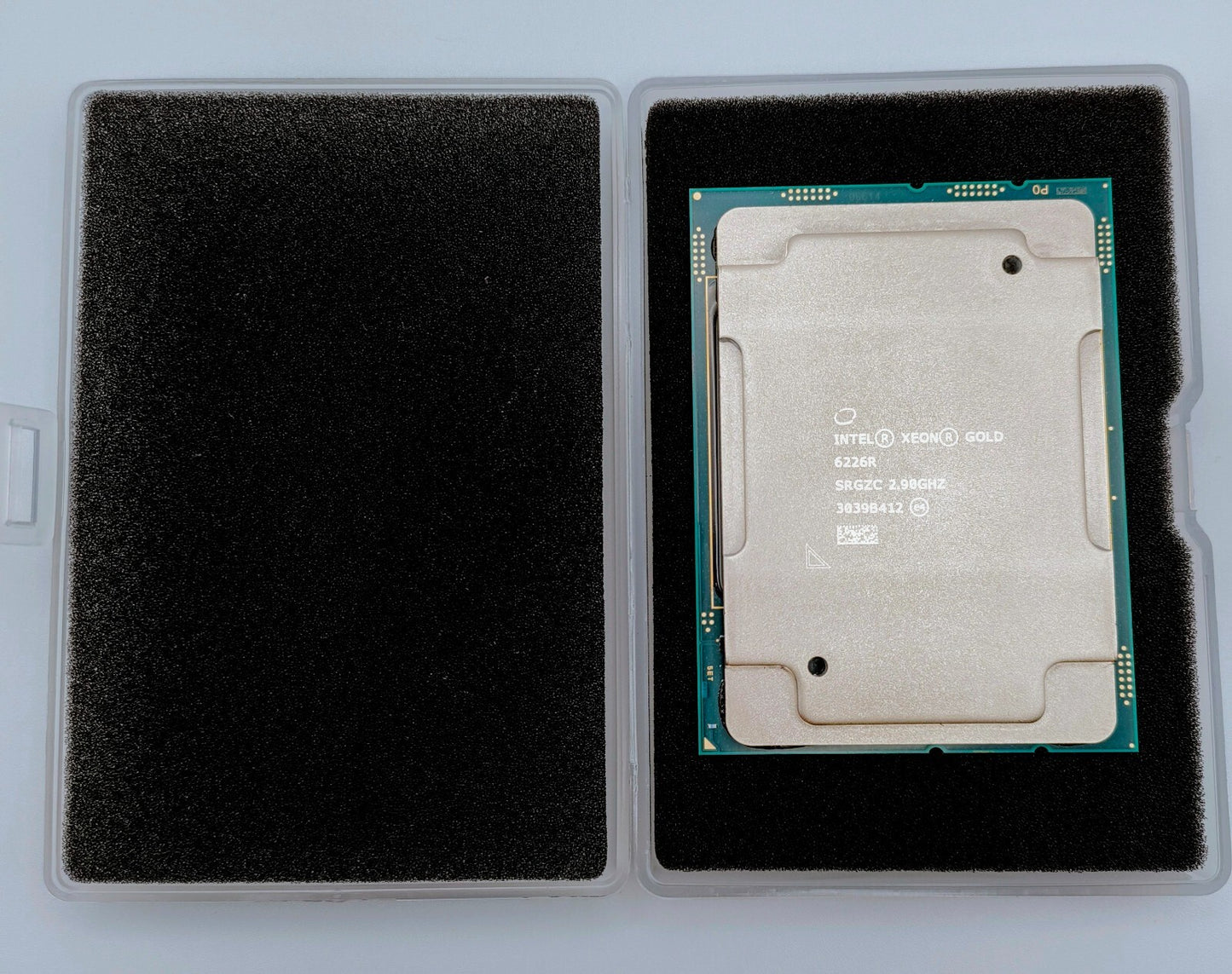 Intel Xeon Gold 6226R SRGZC Processor (3.9 GHz, 16 Core, Socket FCLGA3647)