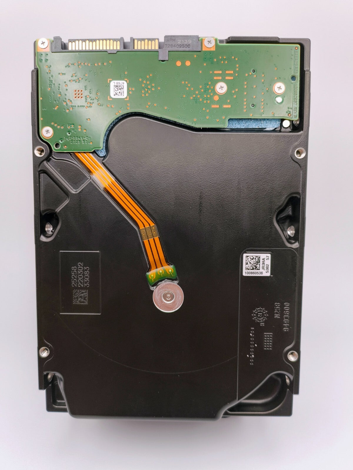HGST HUA723020ALA640 (0F14043) 2TB 64MB 7200RPM SATA 6.0Gb/s 3.5" Hard Drive